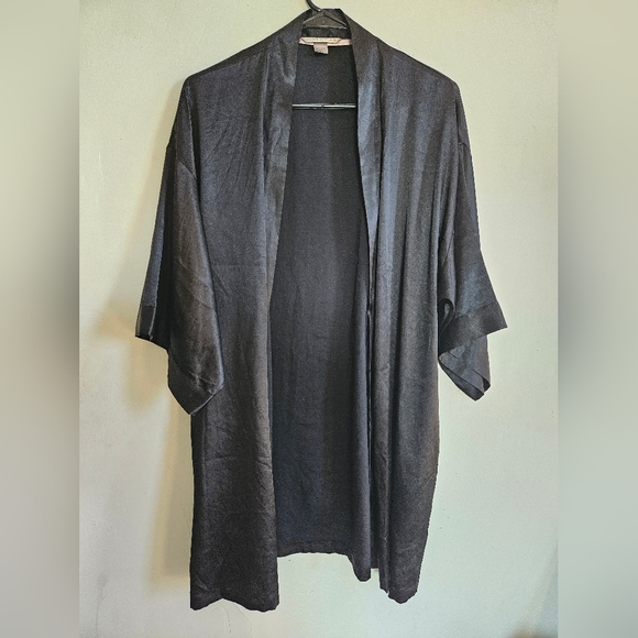Victoria's Secret Black Satin Robe with short sleeves sexy lingerie size M / L - Picture 1 of 5